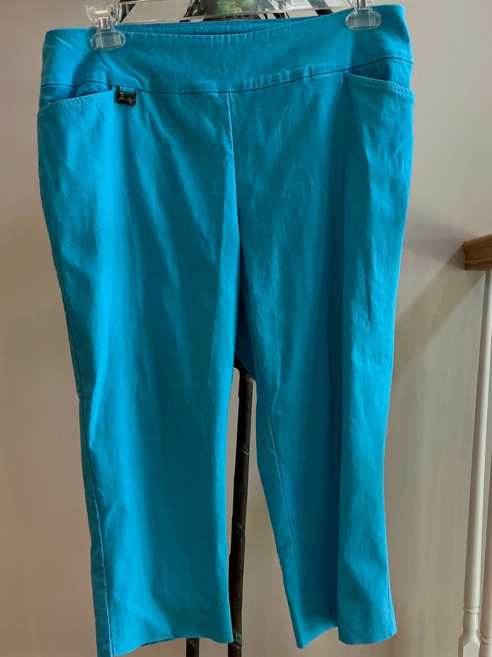 Classic LISETTE L Bright Turquoise Capris